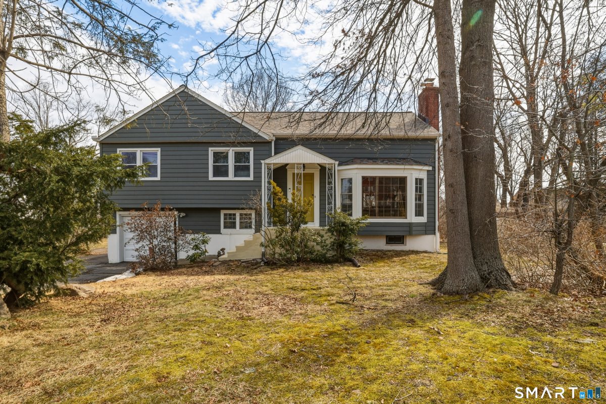 60 Corbin Road, Hamden, CT