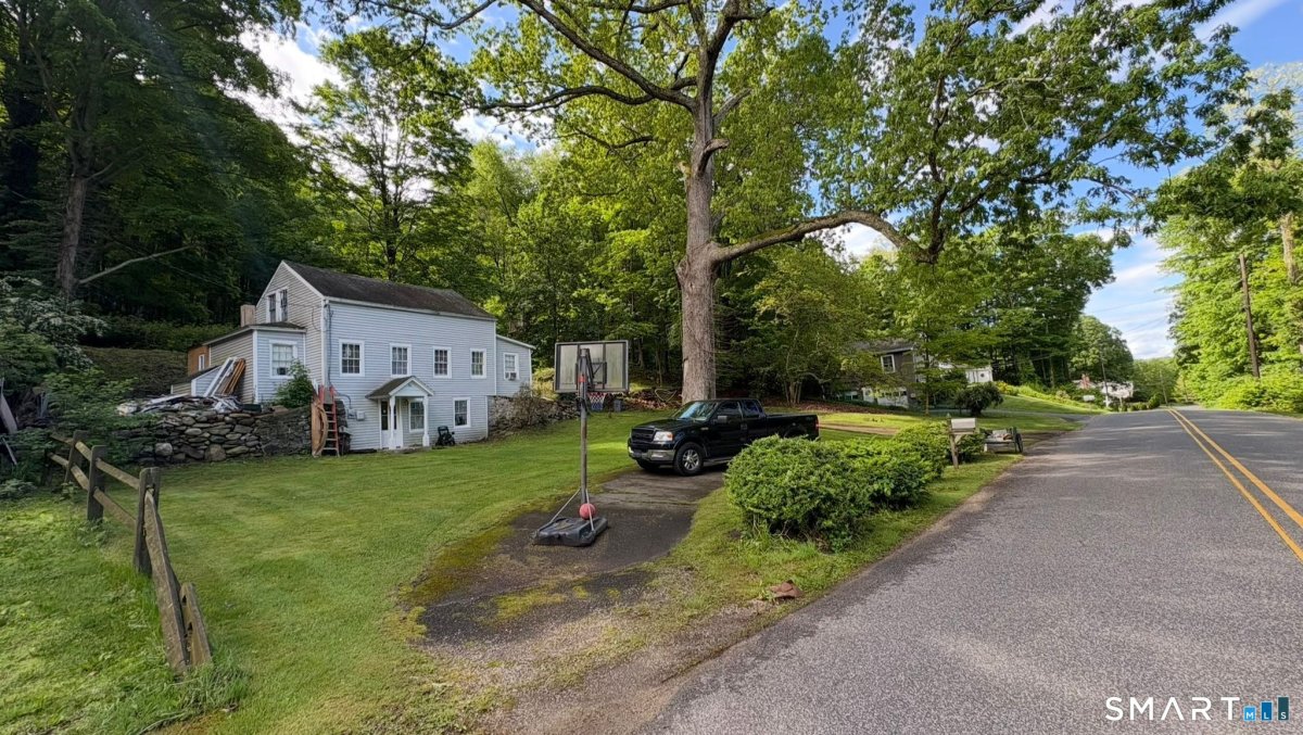 54 Mountain Road, Woodbury, CT