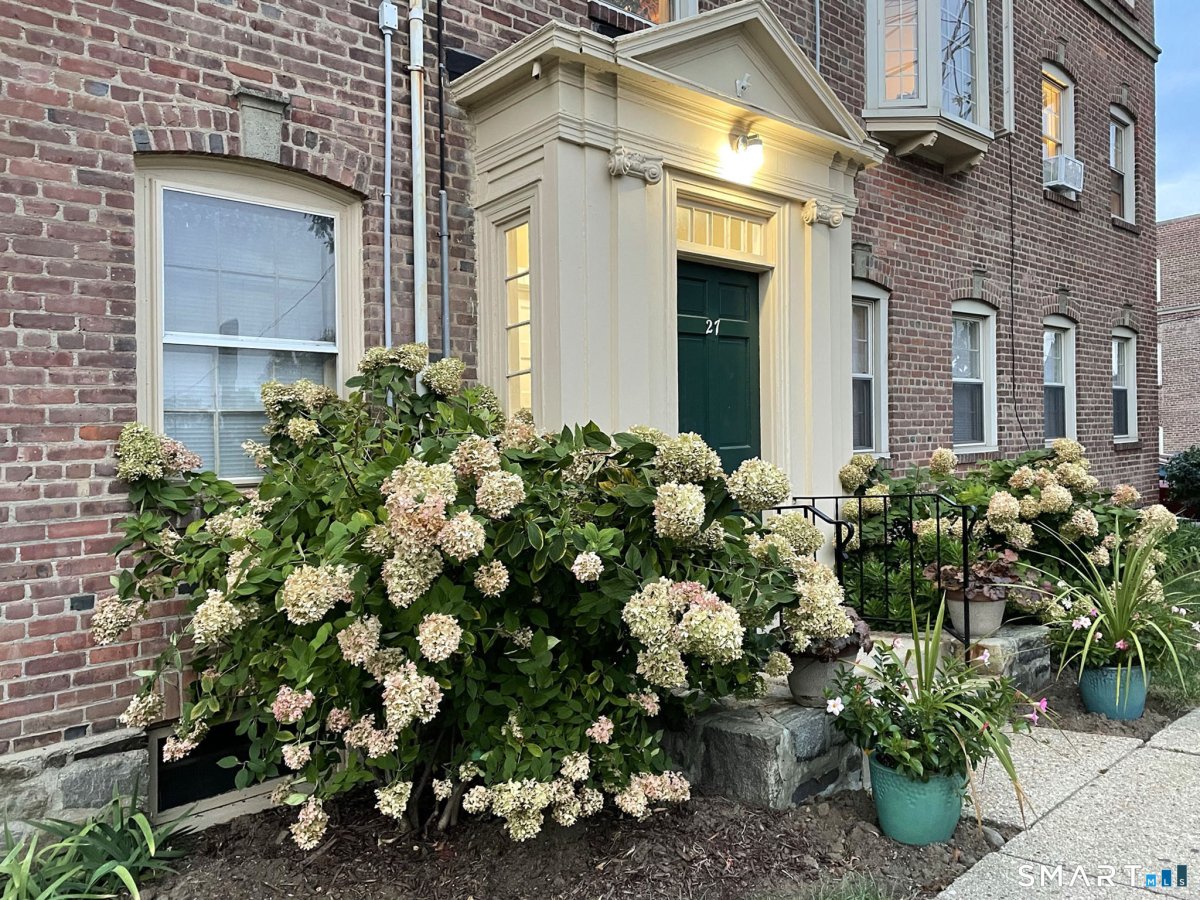 27 Nash Lane #5, Bridgeport, CT