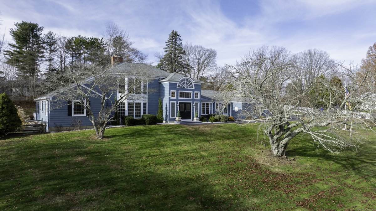 15 Griffing Pond Road, Branford, CT
