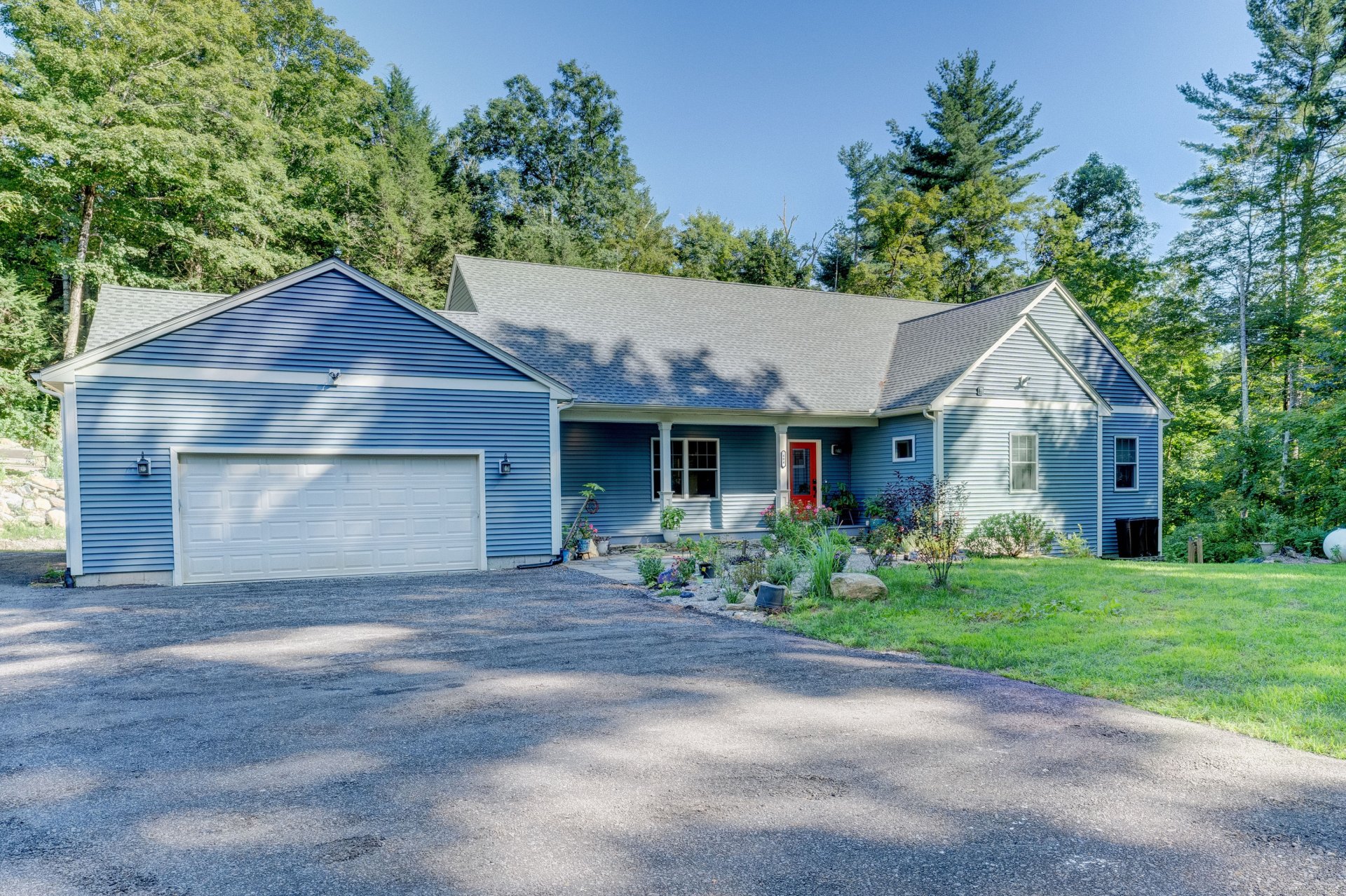 404 Bassetts Bridge Road, Mansfield, CT