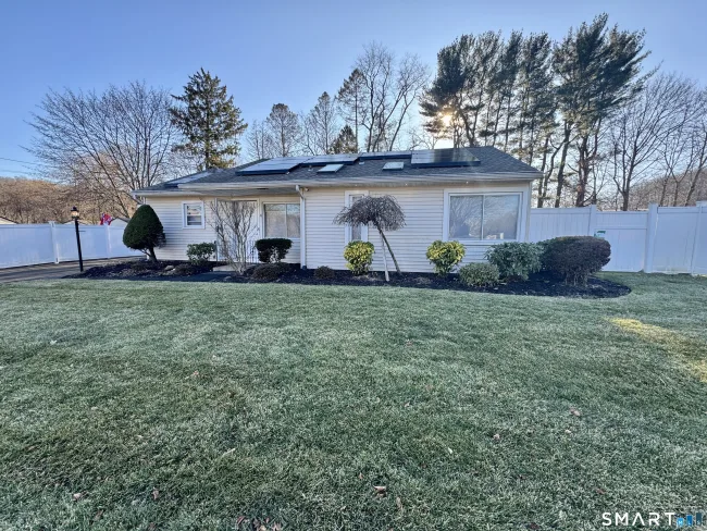 4 Hellstrom Road, East Haven, CT