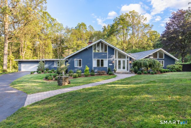 5 Mohawk Lane, Woodbridge, CT