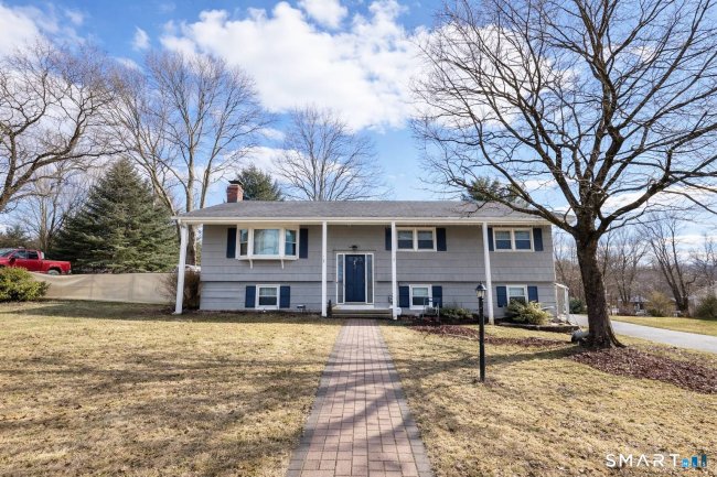 271 Meadowview Drive