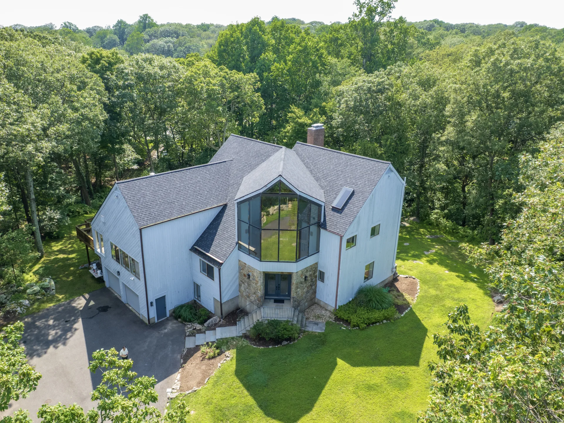 21 Woods End Drive, Wilton, CT