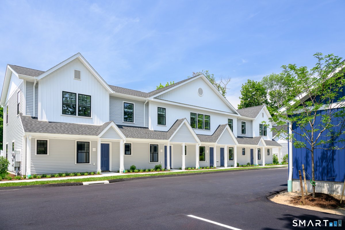 138 Boston Post Road #2, East Lyme, CT