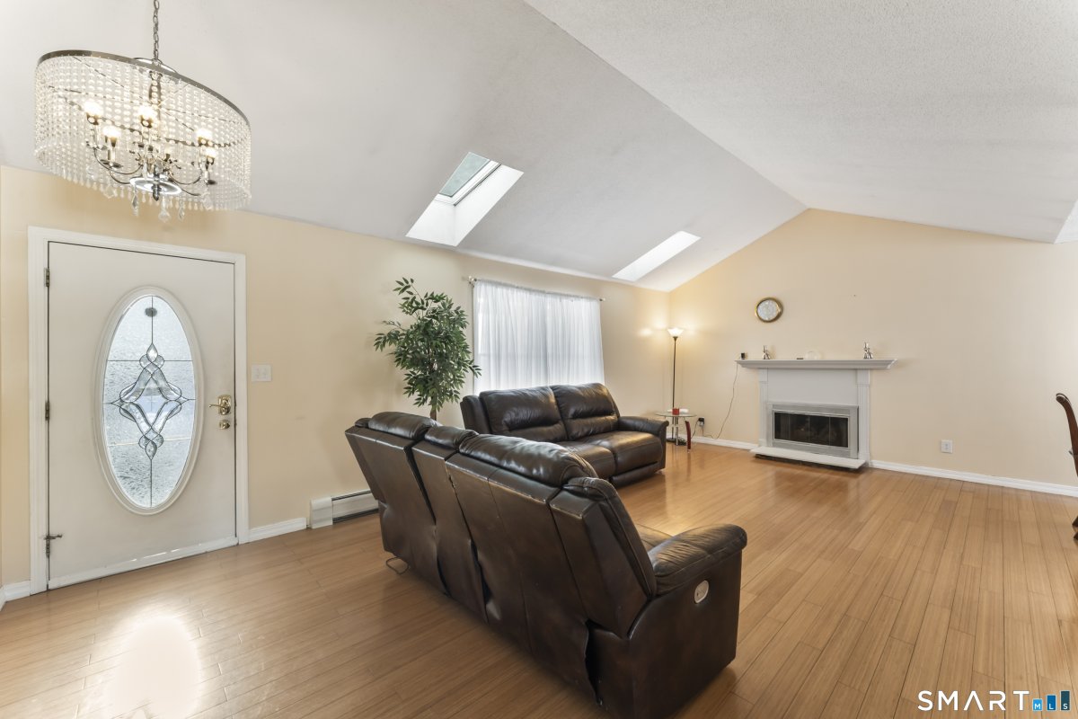 71 Sentinel Hill Road, Derby, CT