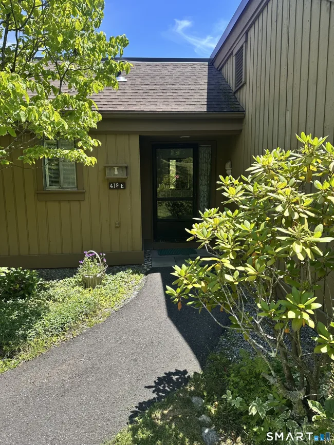 419 Heritage Village #E