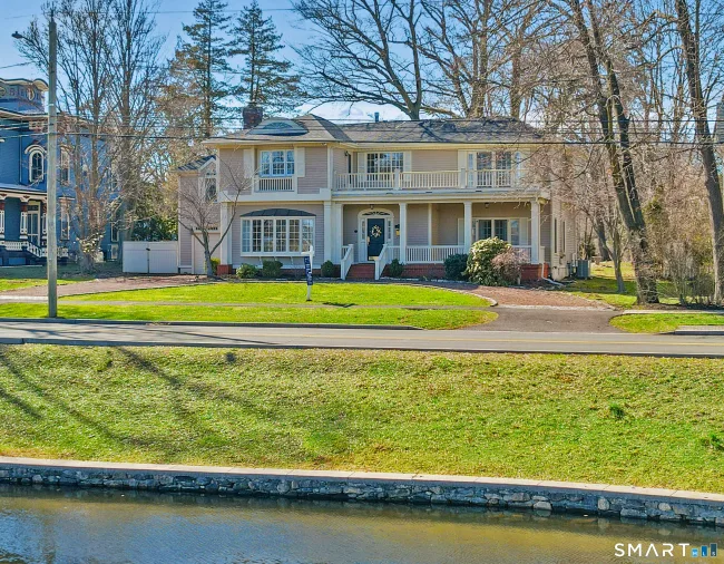 152 West River Street