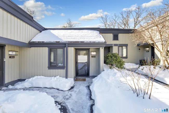 914 Heritage Village #B