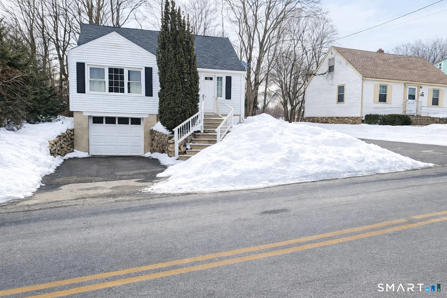 97 Pearl Lake Road, Waterbury, CT