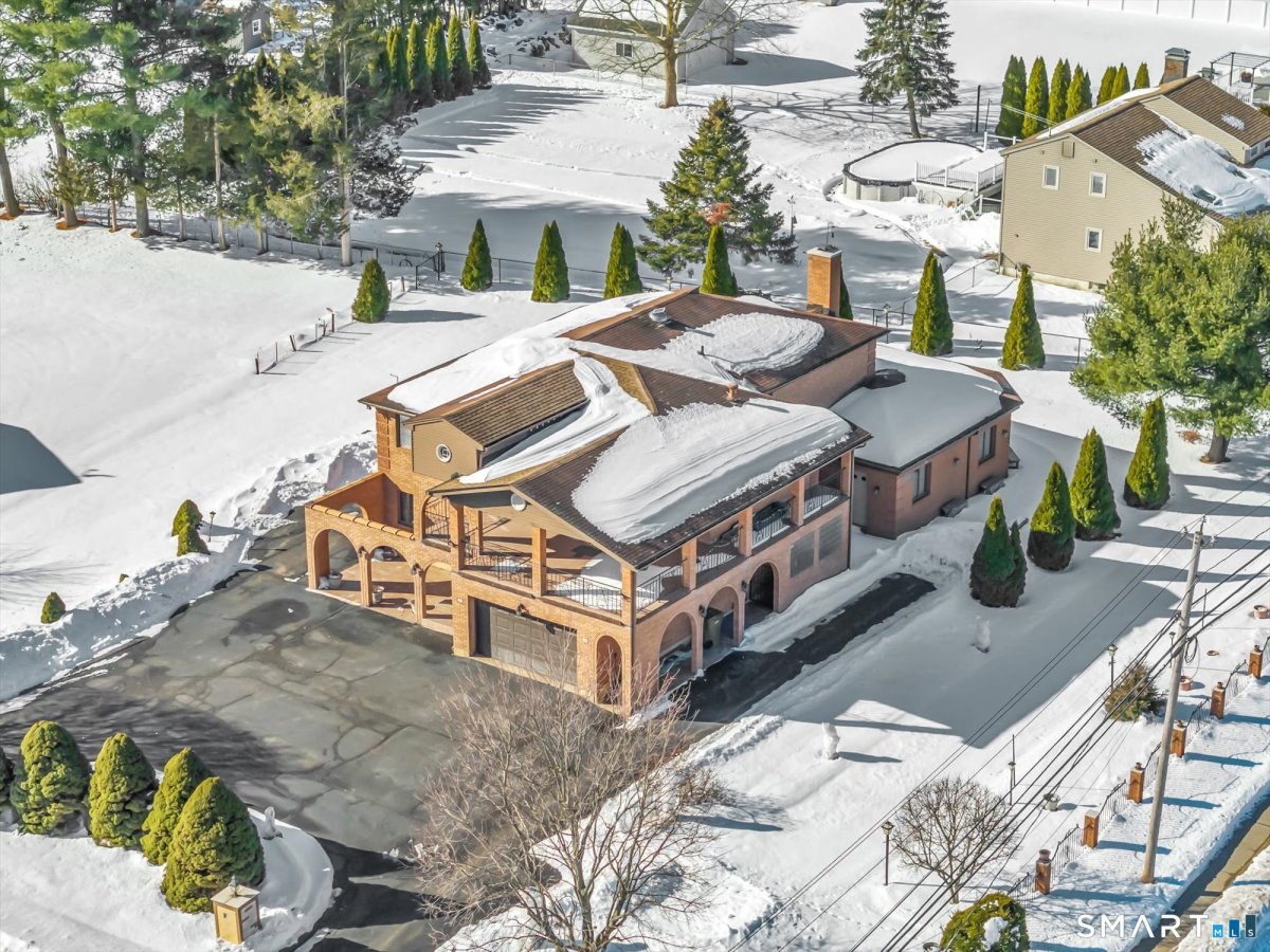 23 Crest Drive, Cromwell, CT