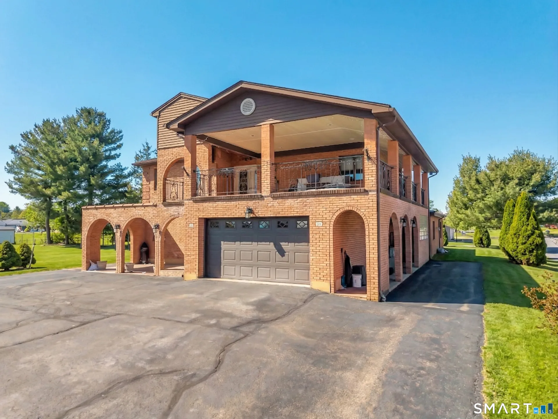 23 Crest Drive, Cromwell, CT