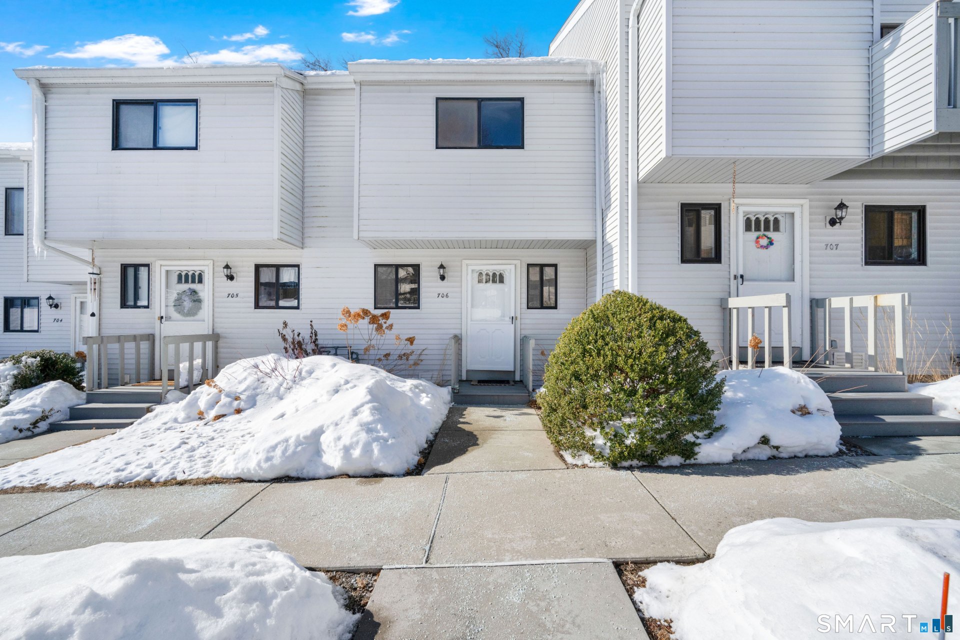 706 Timber Lane #706, Canton, CT