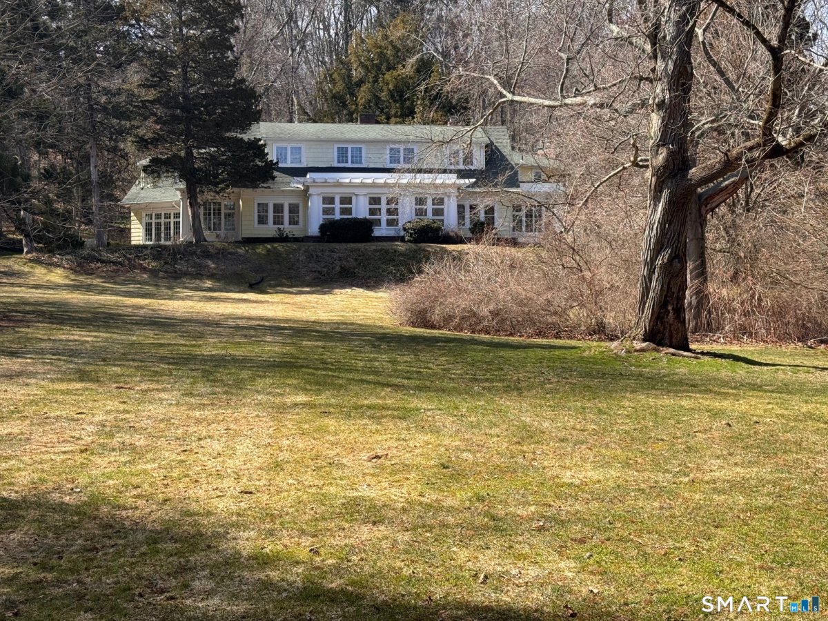 1050 Whitney Avenue, Hamden, CT