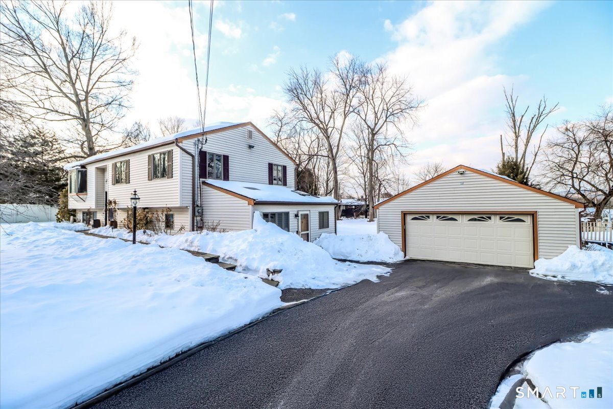 25 Howland Road, New Milford, CT