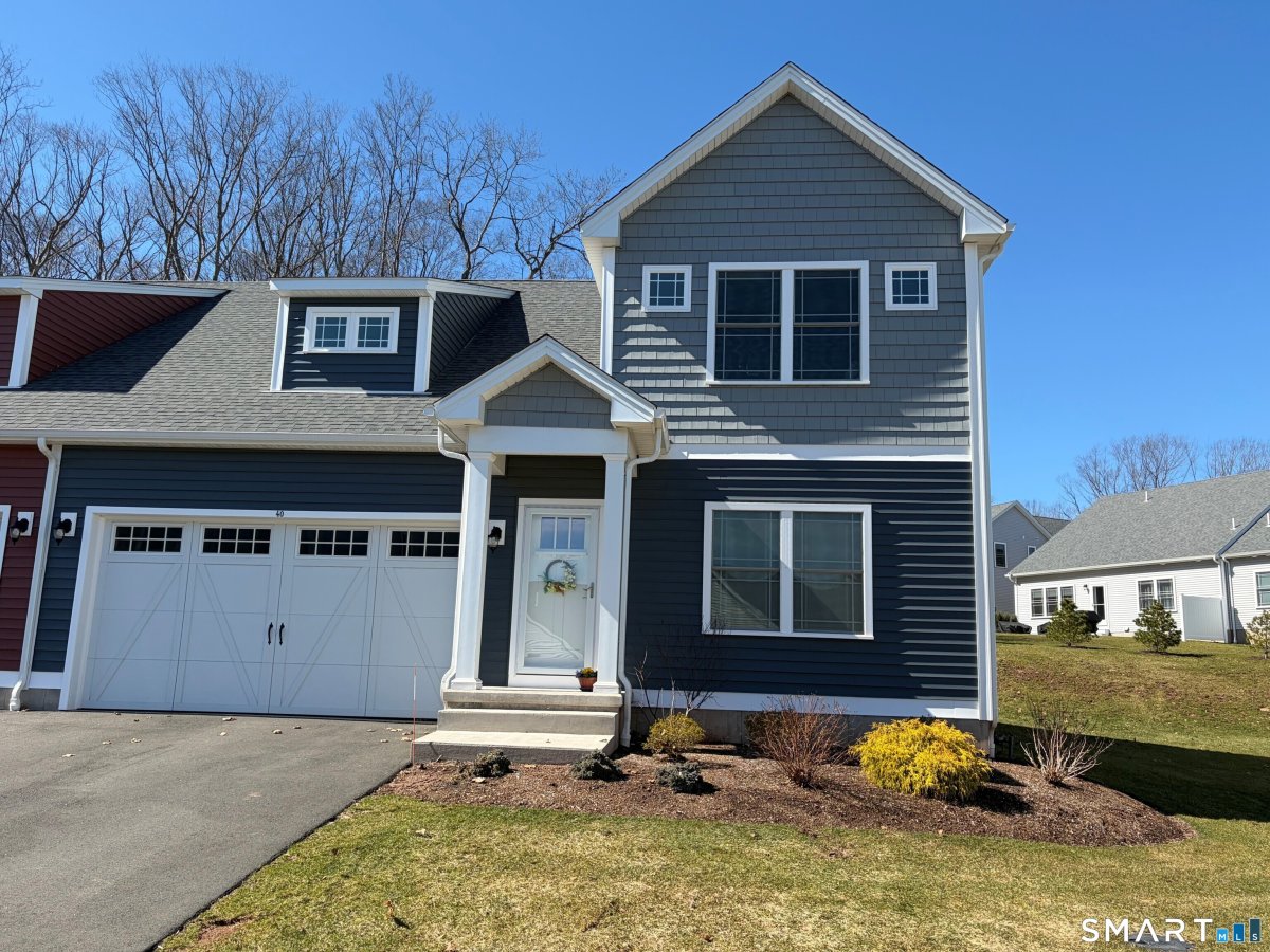 40 Lombard Circle #40, North Haven, CT