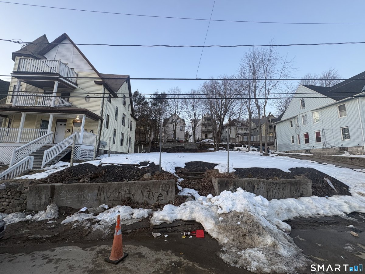 18 Ridgewood Street, Waterbury, CT