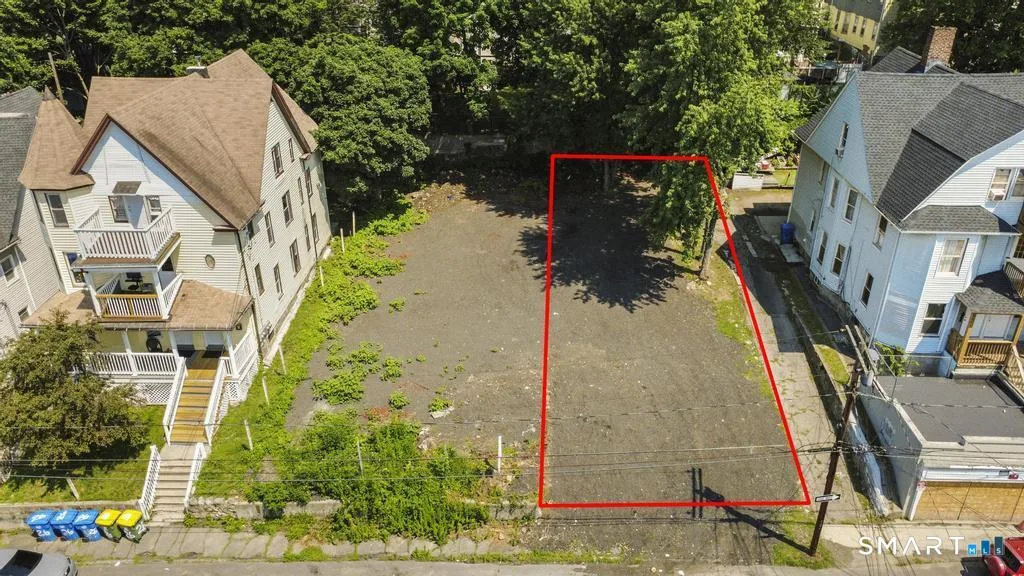 18 Ridgewood Street, Waterbury, CT