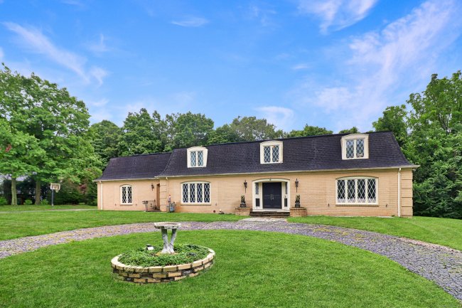 611 Bunker Hill Avenue