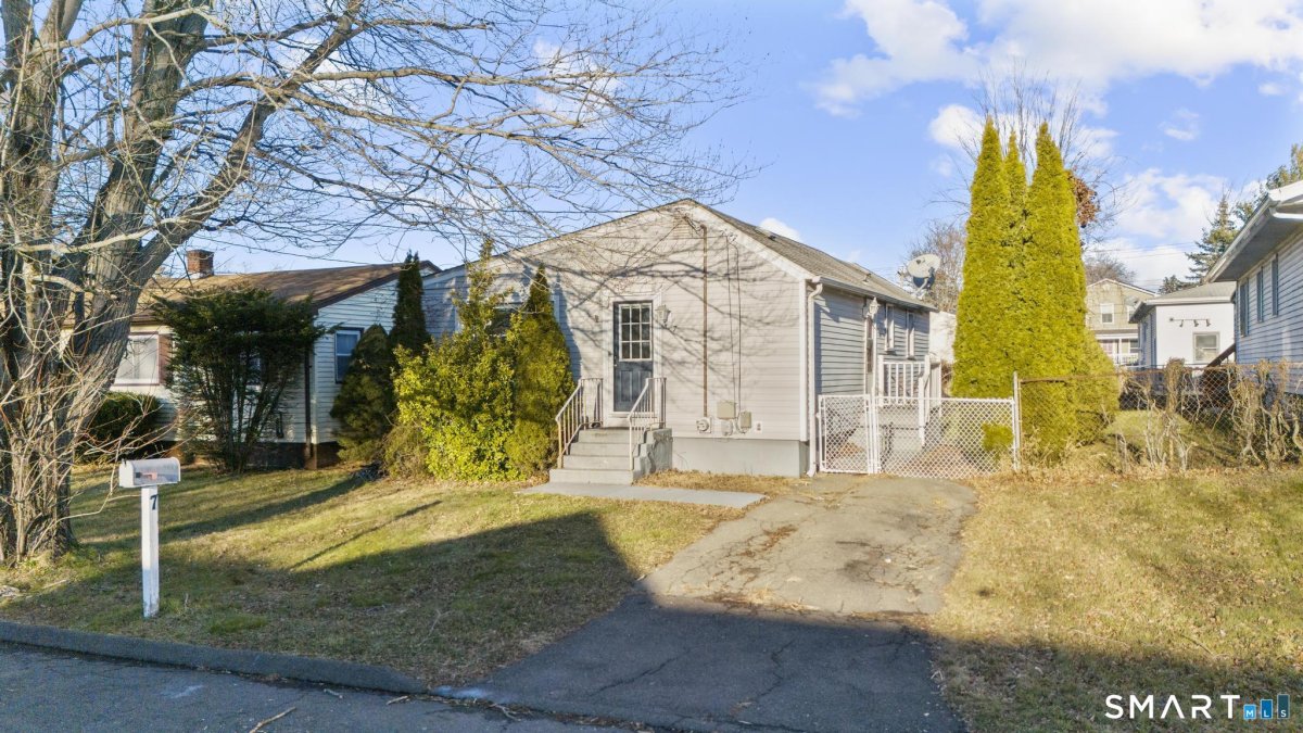 7 Ipswich Street, West Haven, CT