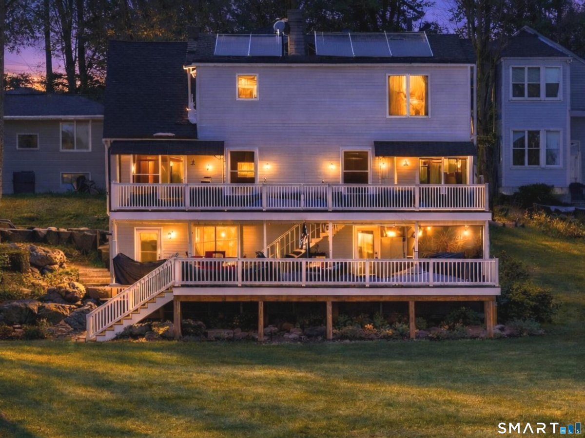 18 North Lake Shore Drive, Brookfield, CT