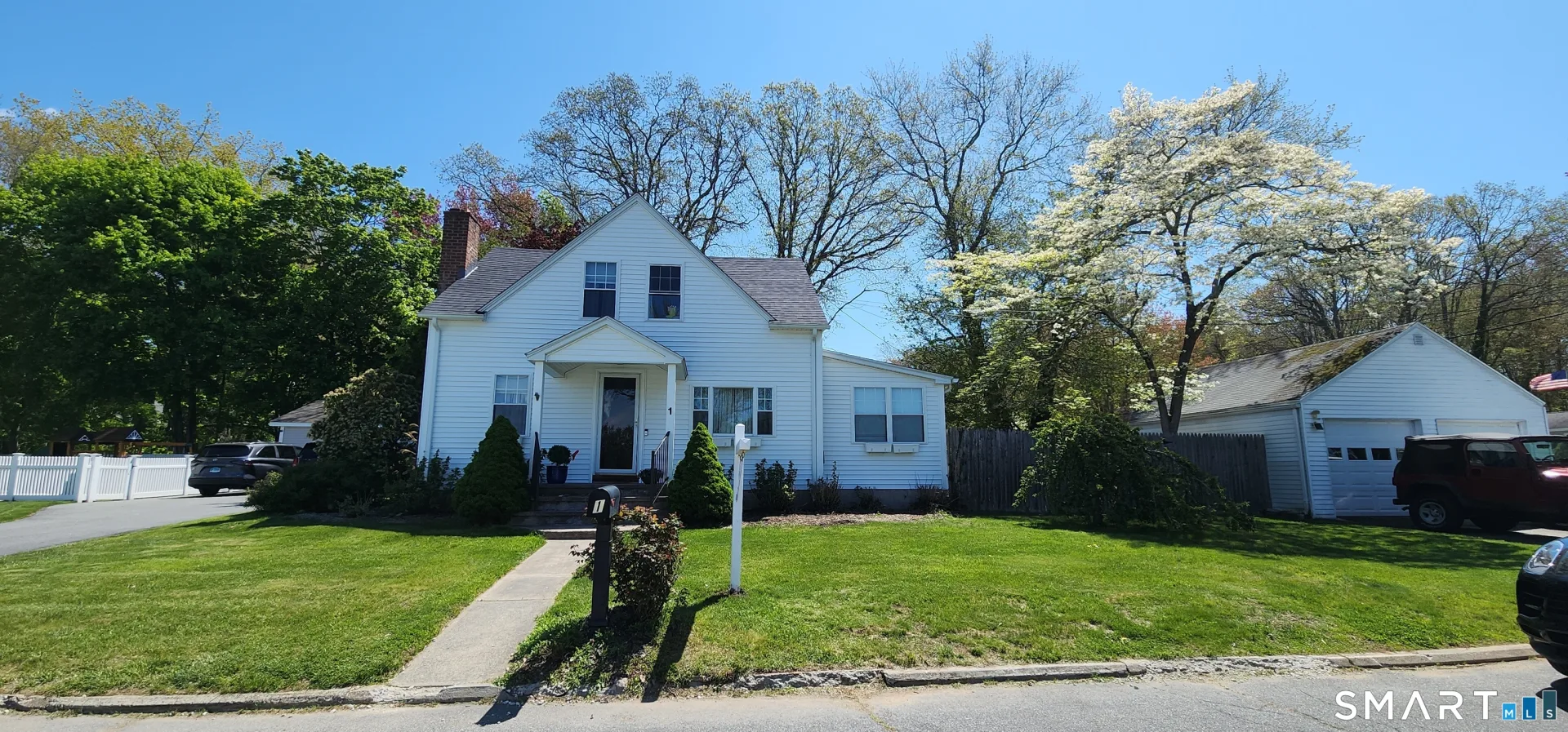 1 Middle Street, Waterford, CT