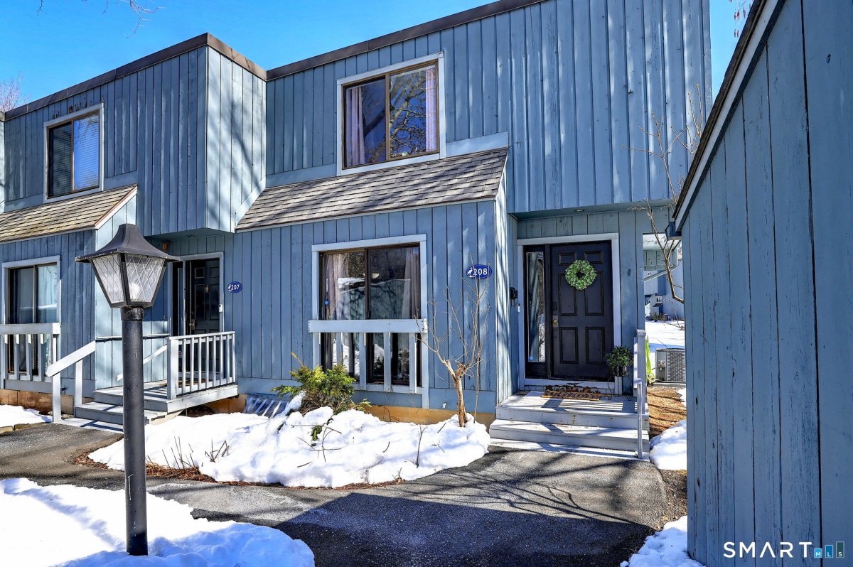208 Plymouth Colony #208, Branford, CT