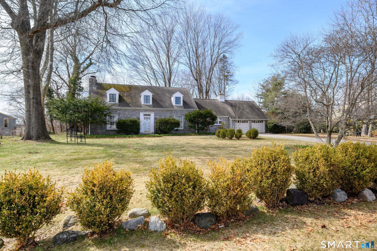8 Crest Road, Danbury, CT