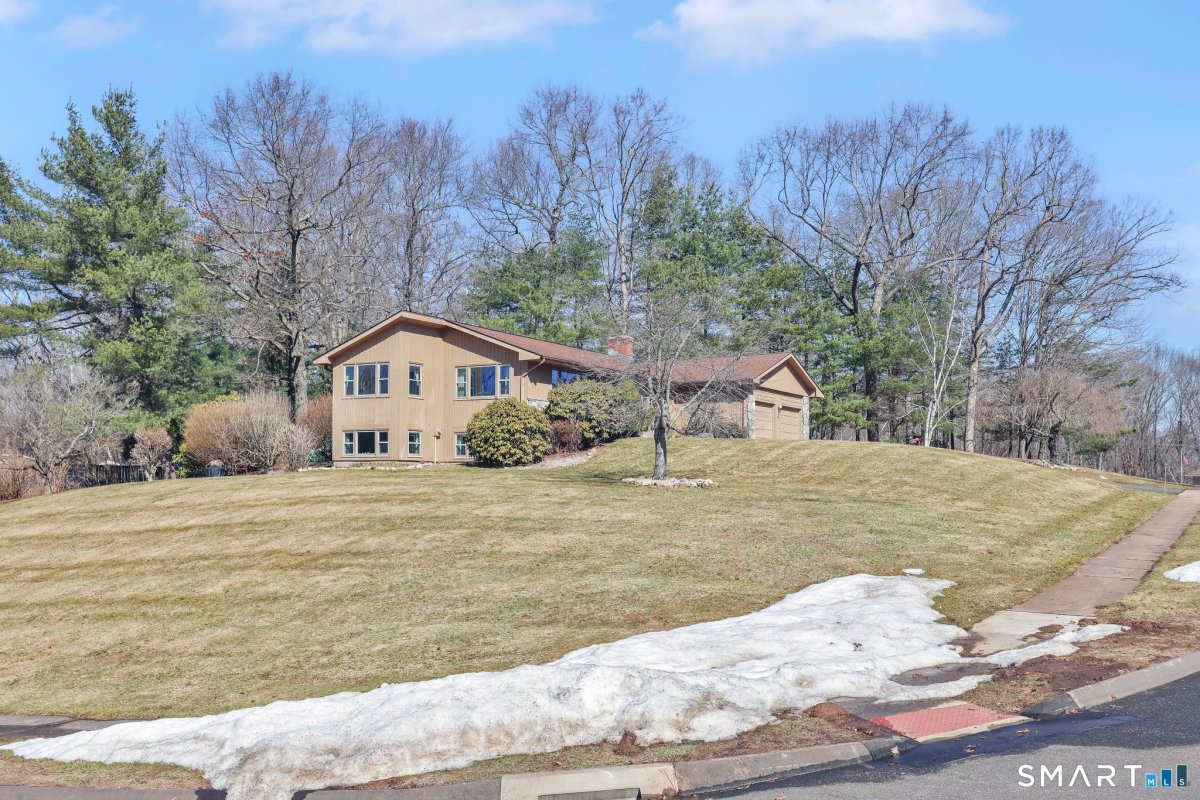 11 Mara Trail, South Windsor, CT