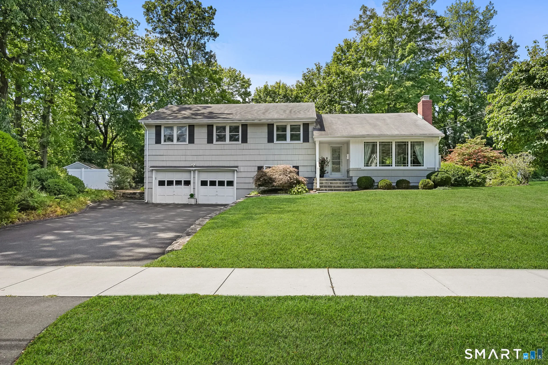 6 Field Crest Road, New Canaan, CT