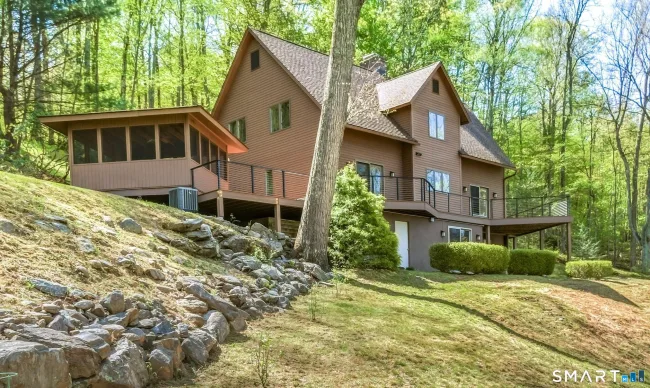 28 Garnet Road, Roxbury, CT
