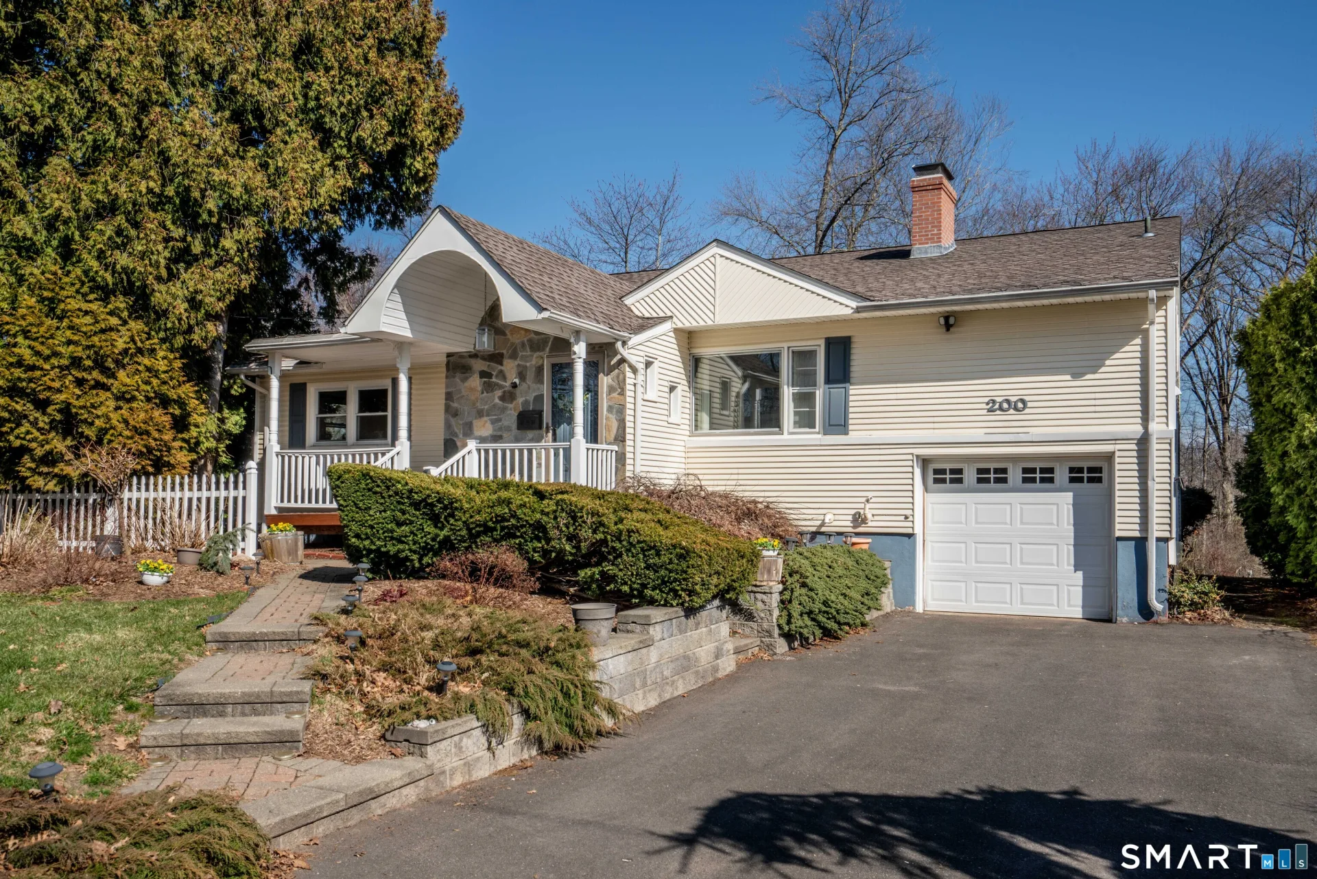 200 Mohegan Drive, West Hartford, CT