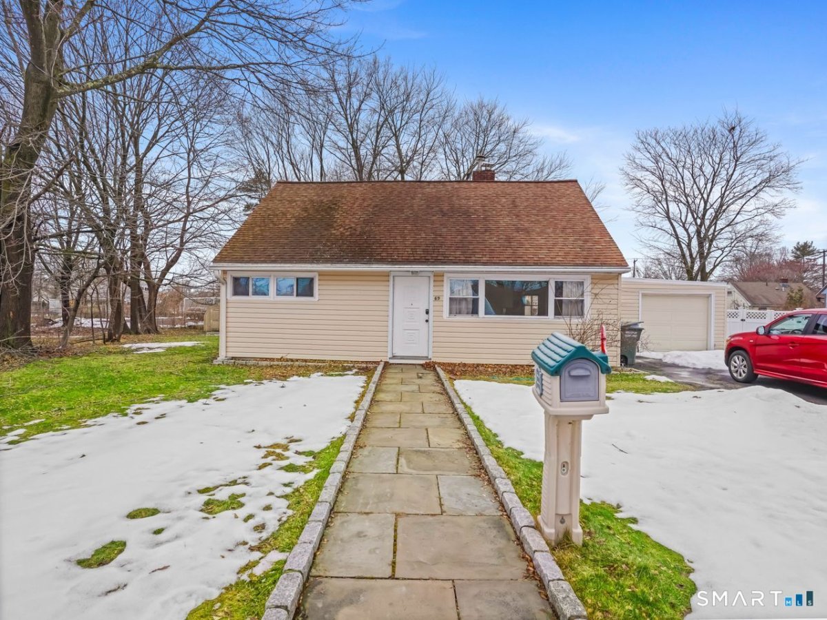 69 Seaver Circle, Bridgeport, CT