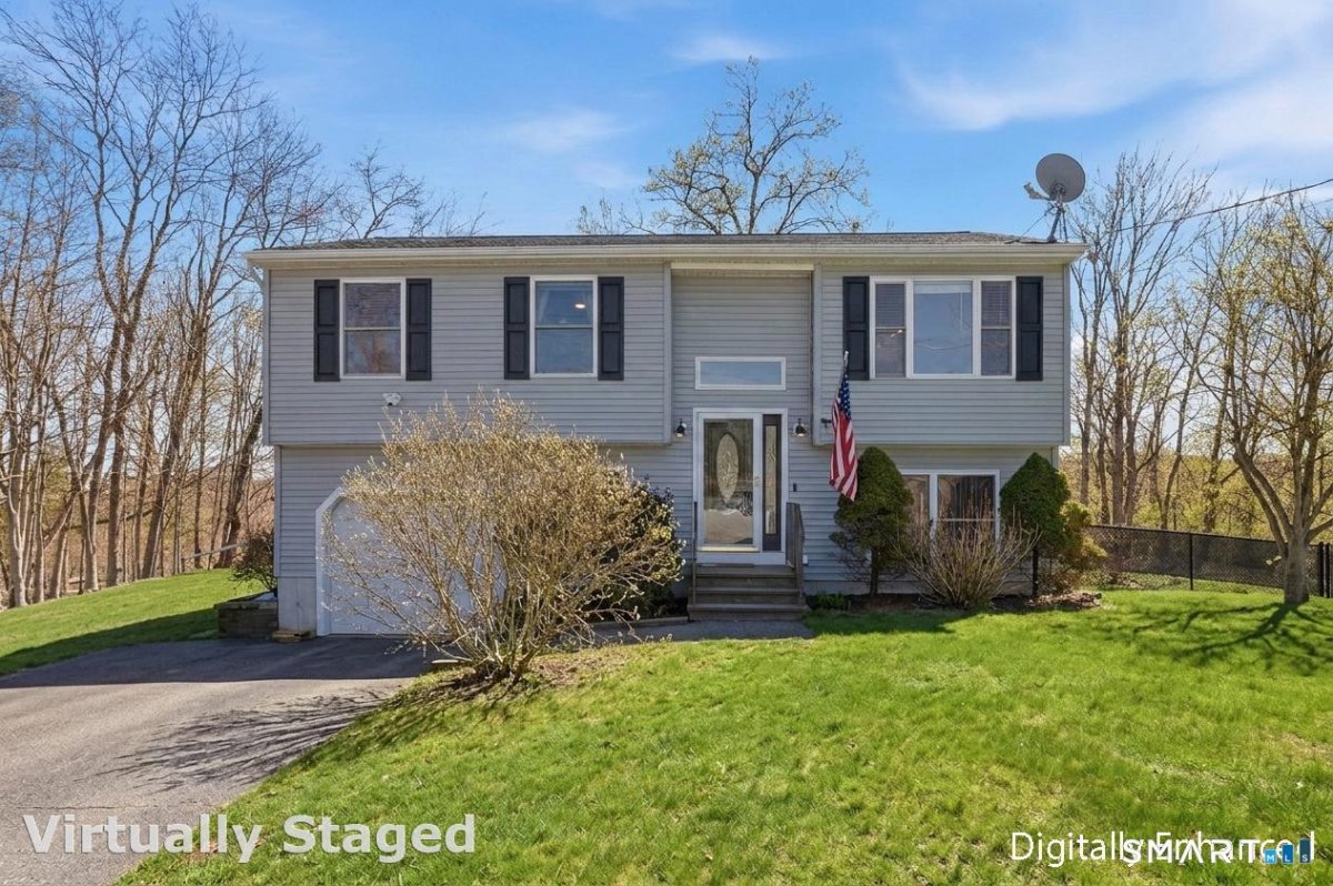 17 Vine Street, Putnam, CT