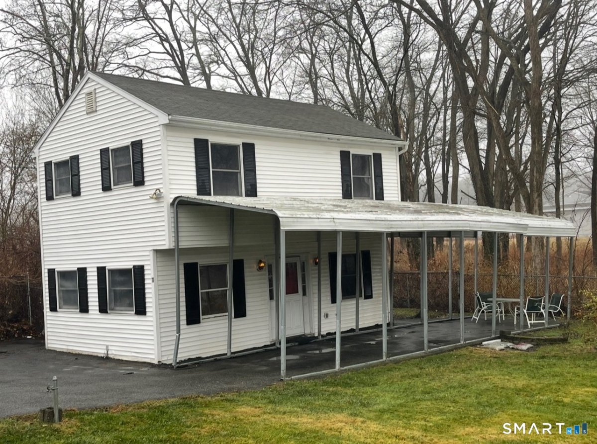 11 South Cove Road, Danbury, CT