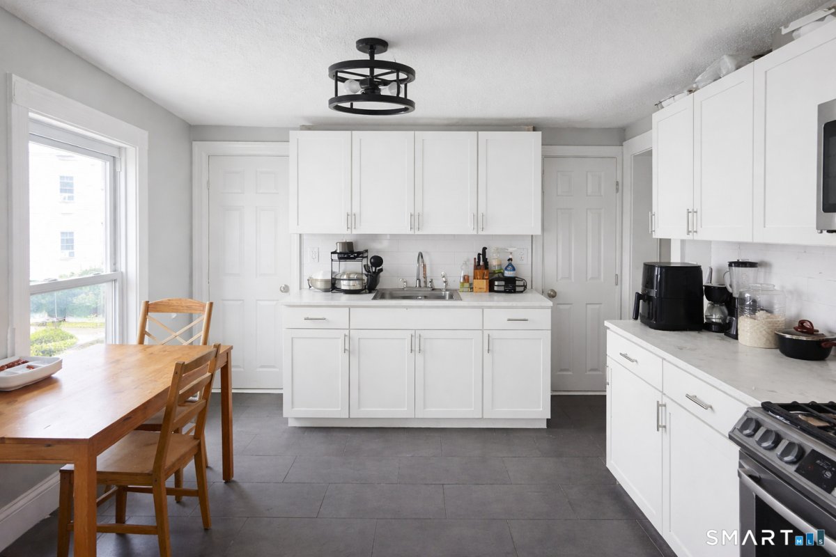 840 Congress Avenue, New Haven, CT