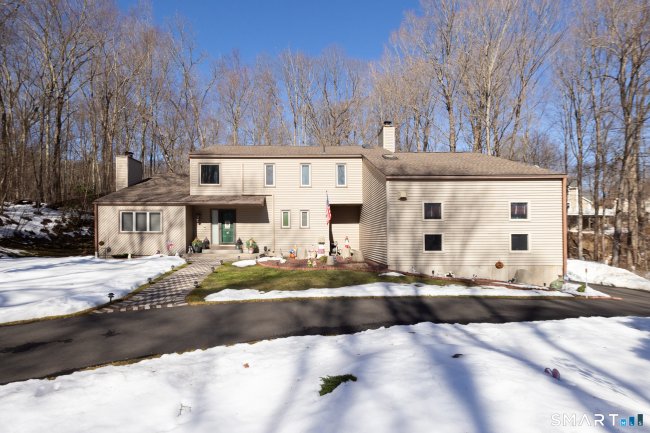 70 Pine Hollow Drive, Middlebury, CT