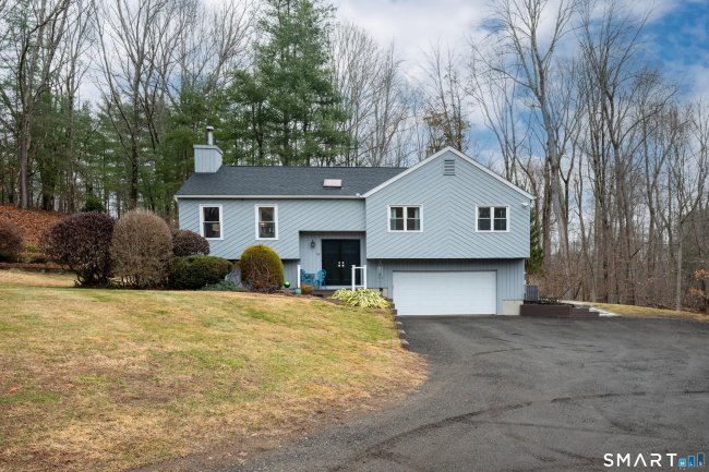 13 Pocono Road, Newtown, CT