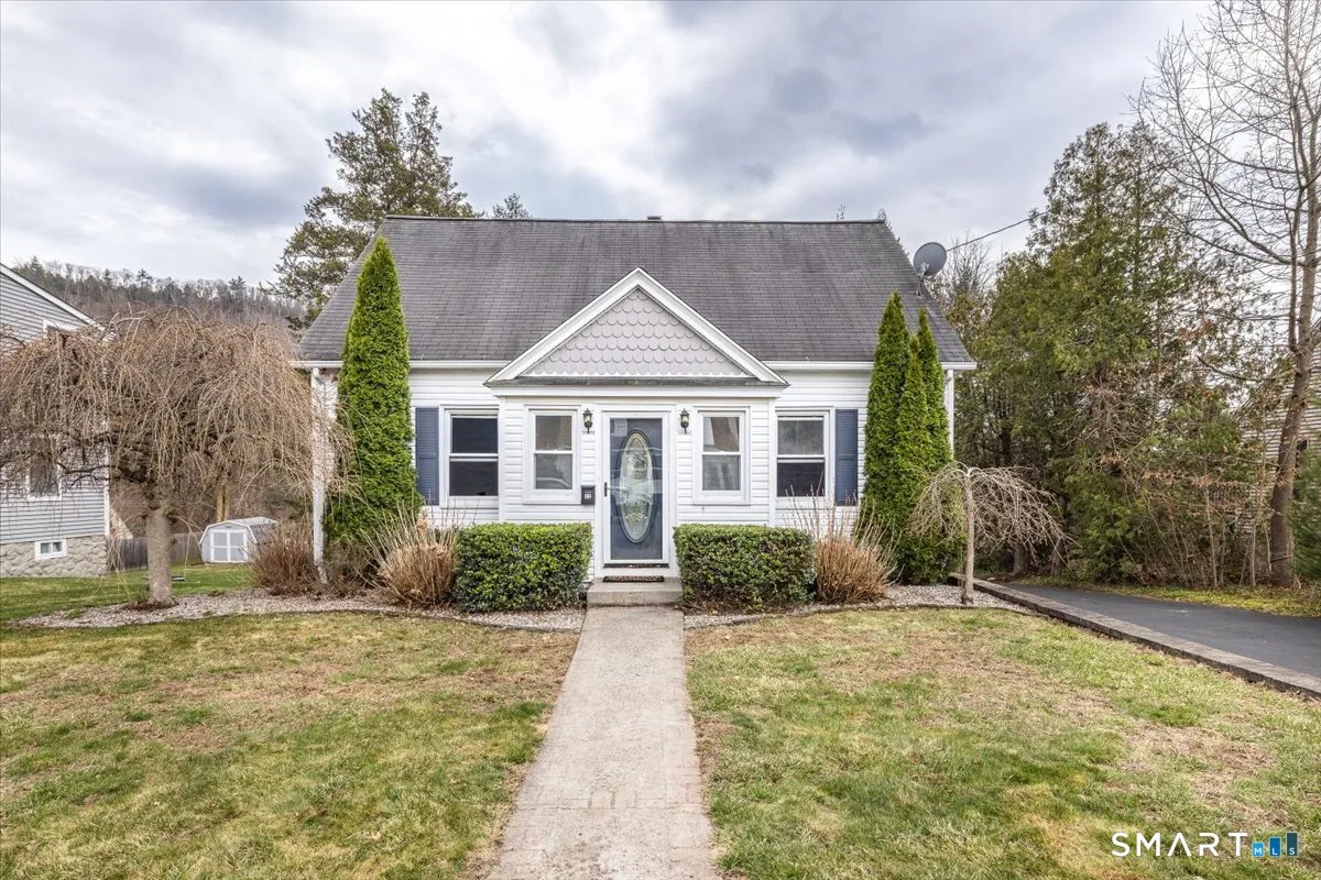 22 Avenue B, Beacon Falls, CT