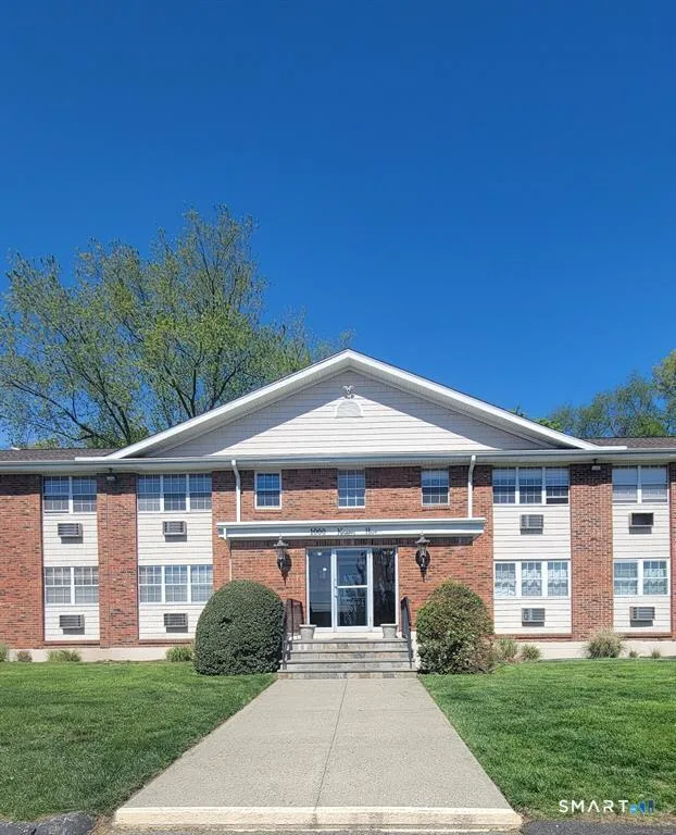 1000 Knapps Highway #14, Fairfield, CT