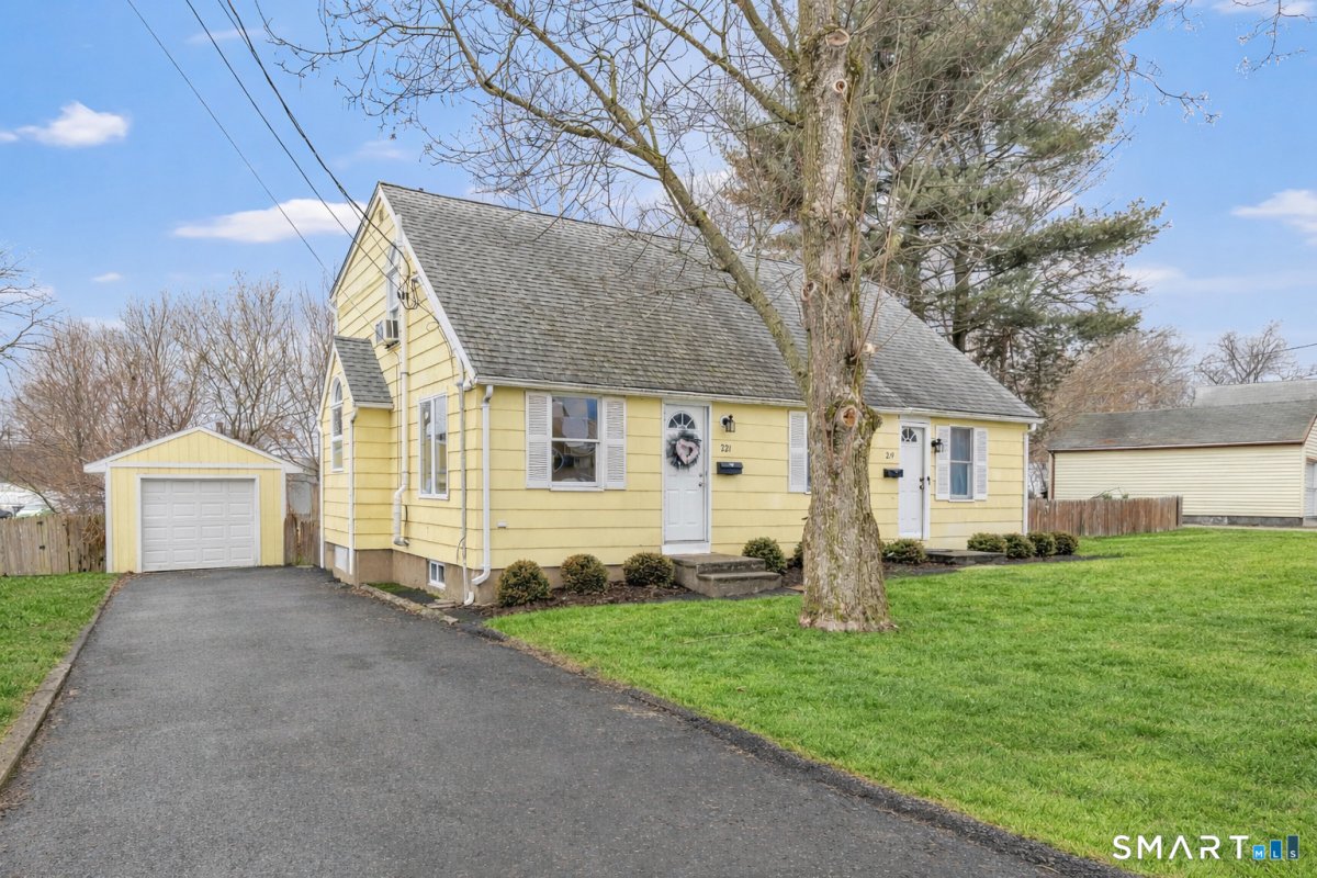 221 Meadows End Road, Milford, CT