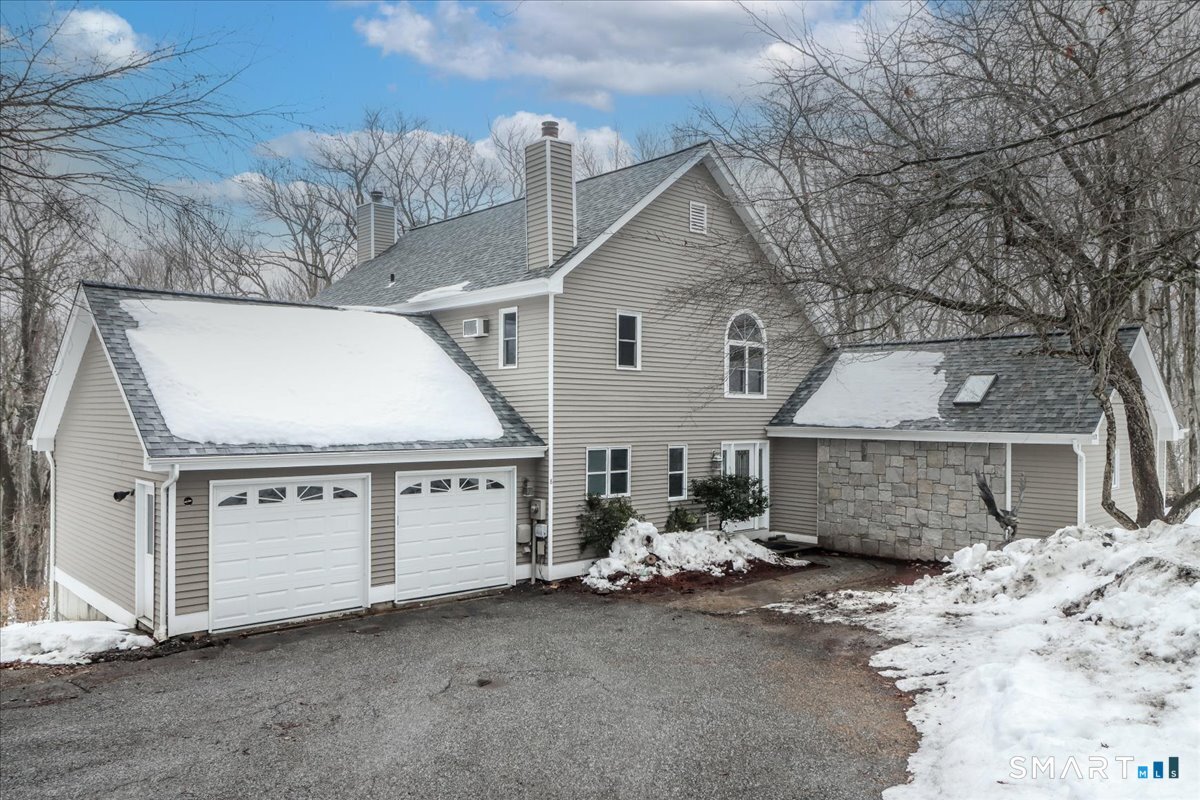 8 Pebble Lane, New Milford, CT