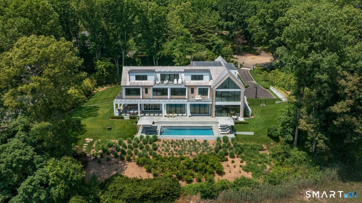 19 Beachside Common, Westport, CT