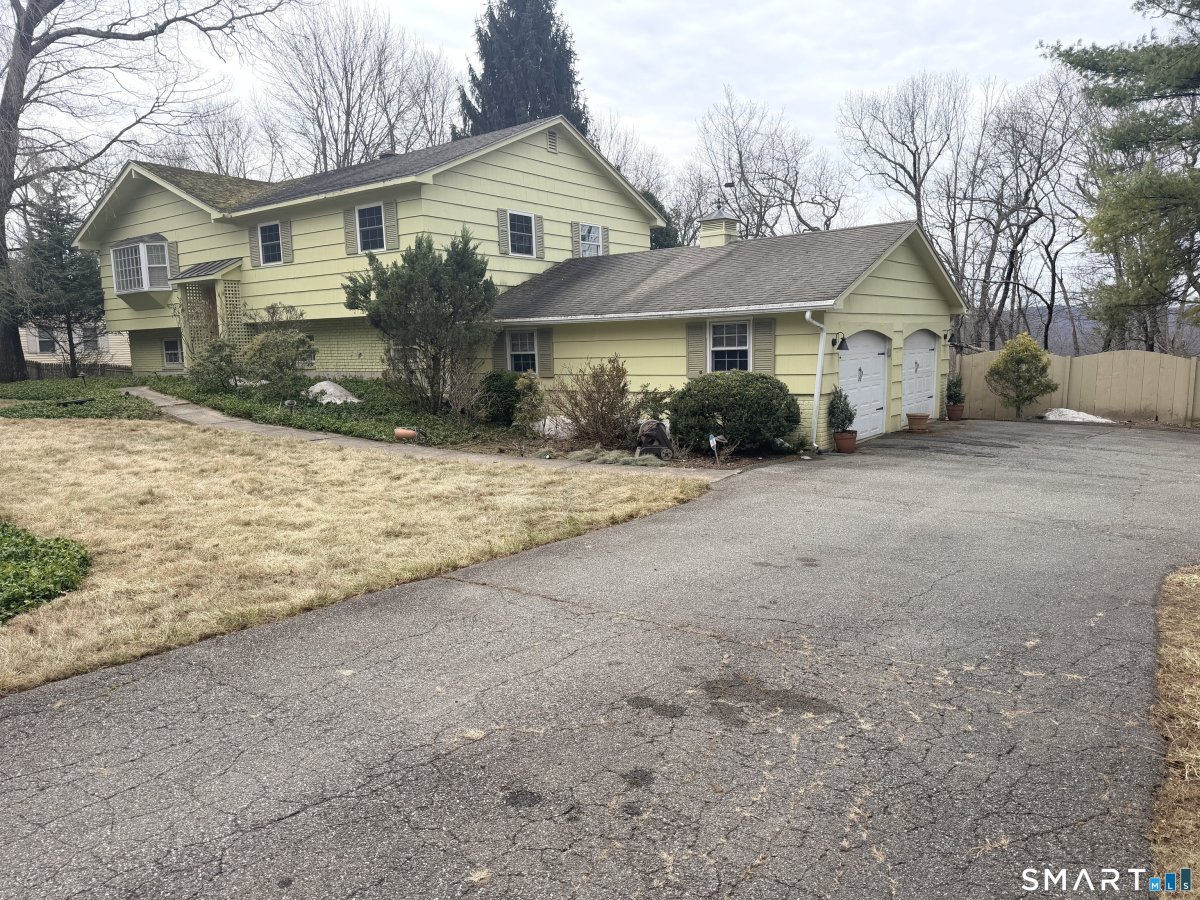 16 Dogwood Drive, New Milford, CT