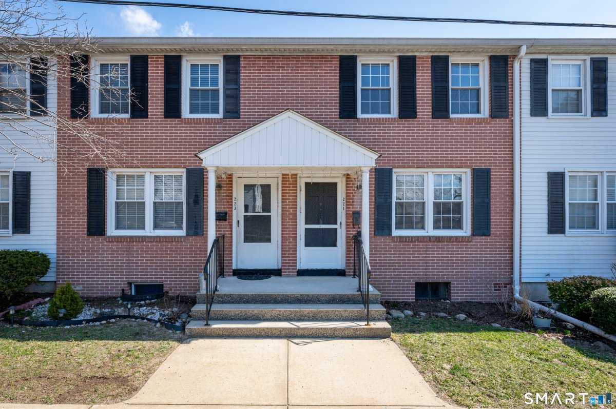 221 Sylvan Knoll Road, Stamford, CT