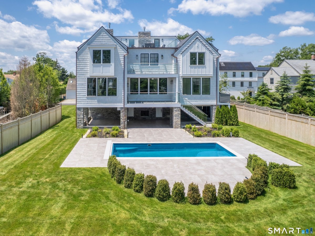 22 Apple Tree Trail, Westport, CT