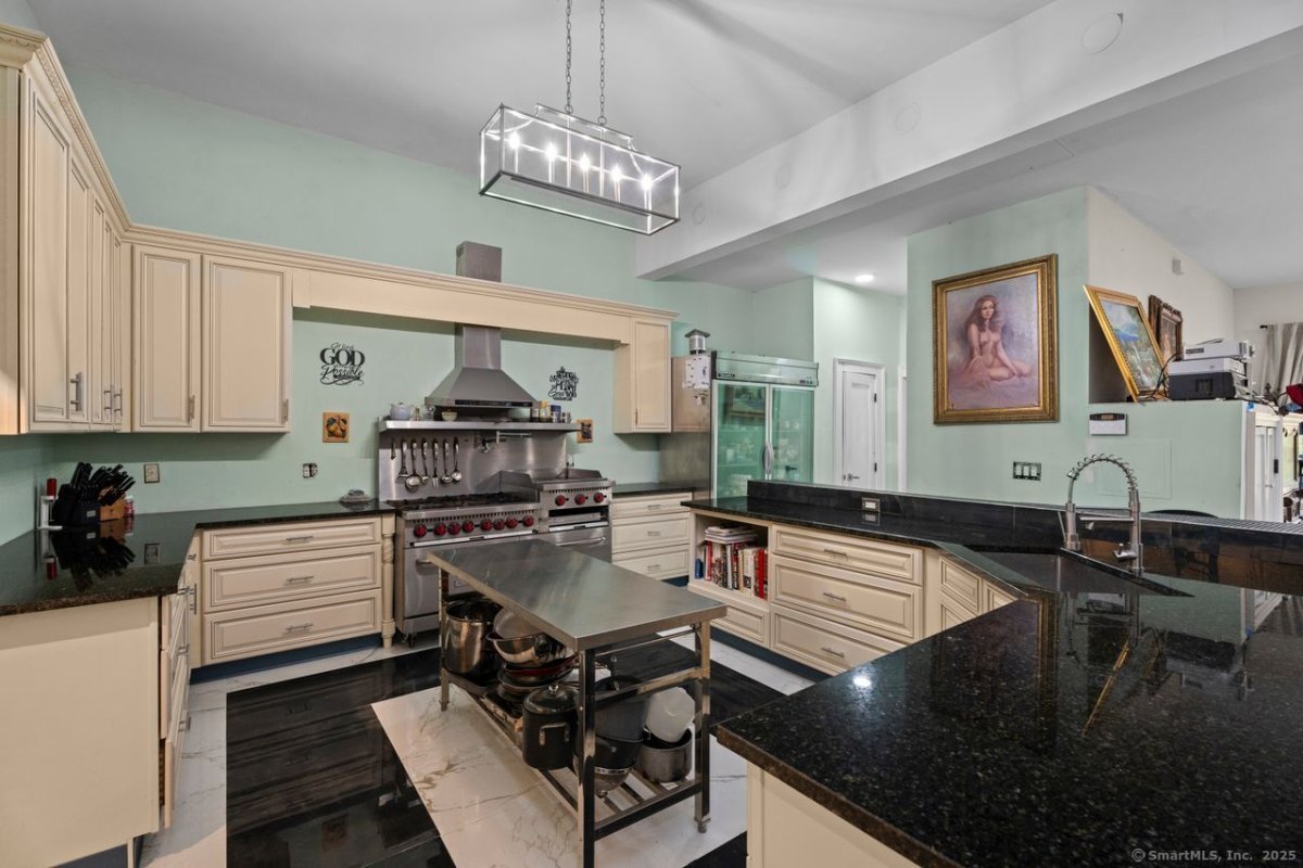 8 Tom Road, East Haddam, CT