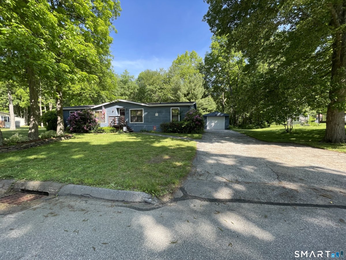 65 Colchester Commons, Colchester, CT