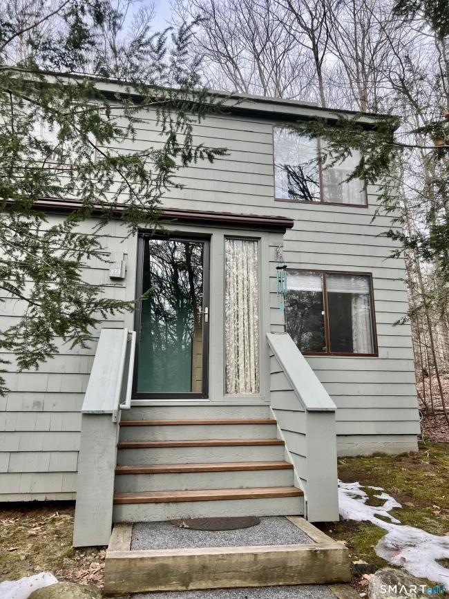 373 Trailsend Drive, Torrington, CT